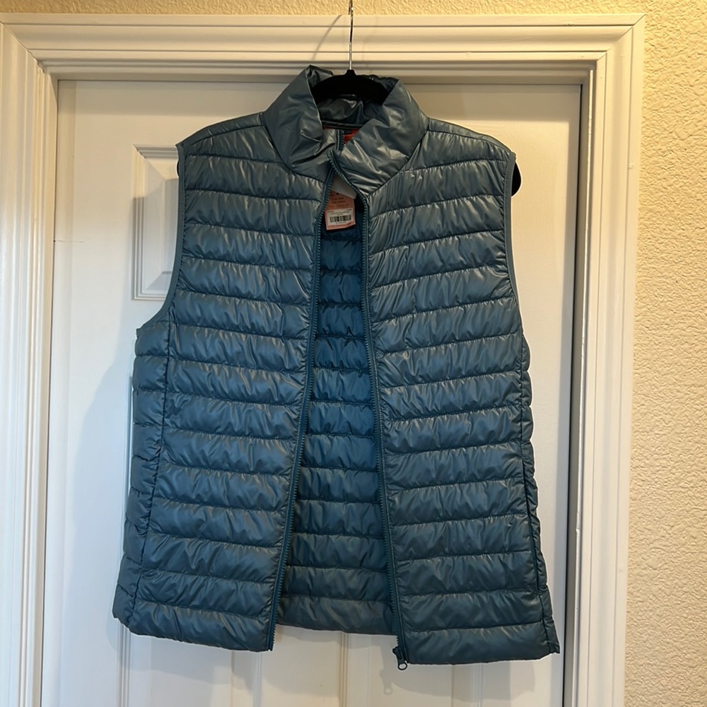 Puffer vest-brand new with tags